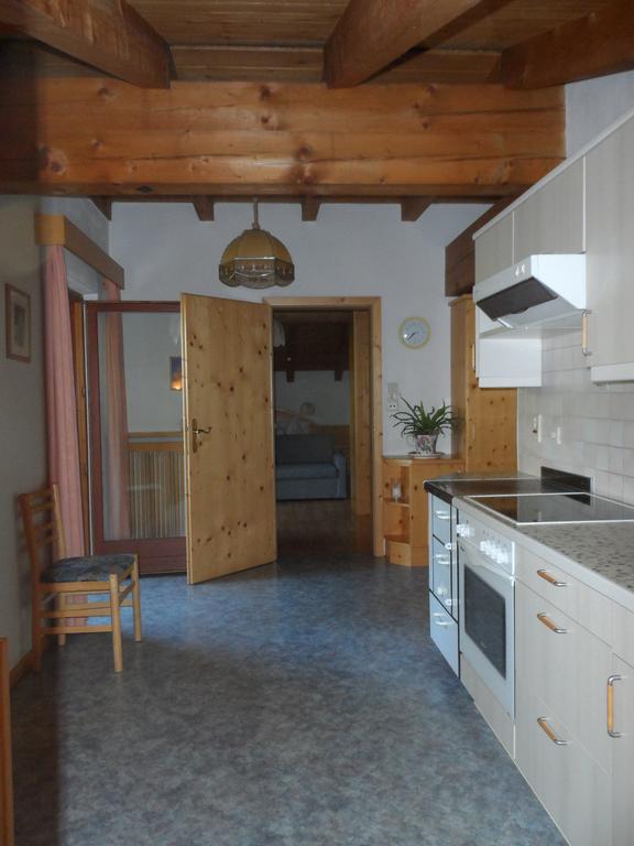 Apartment mit Balkon