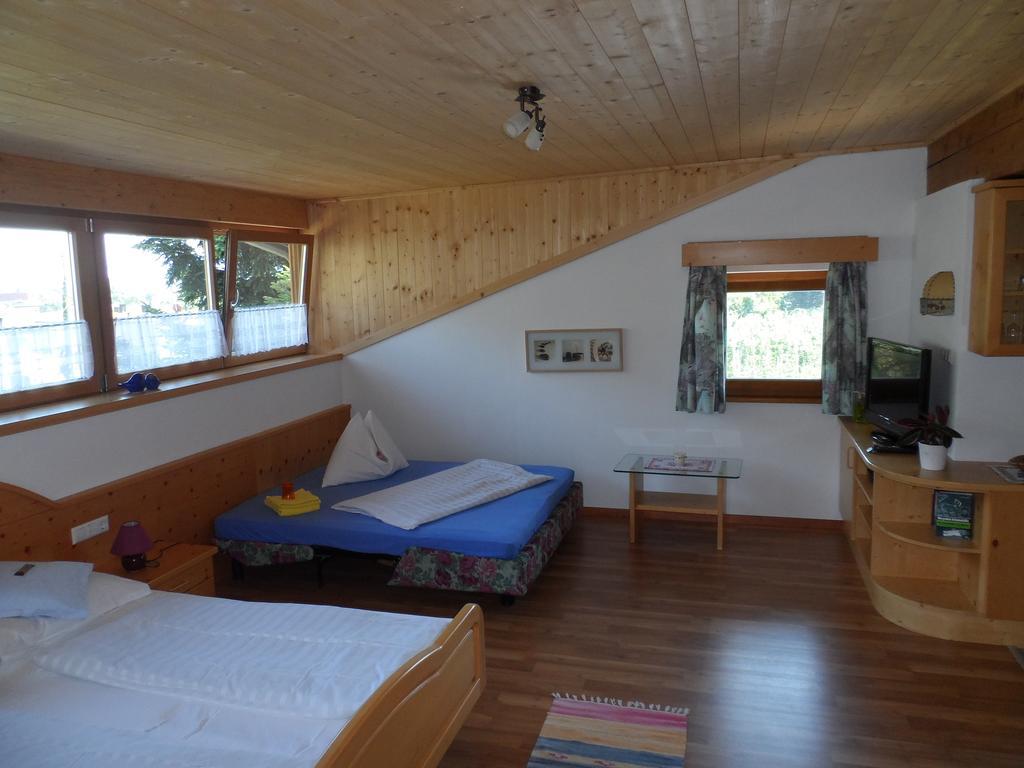 Apartment mit Balkon