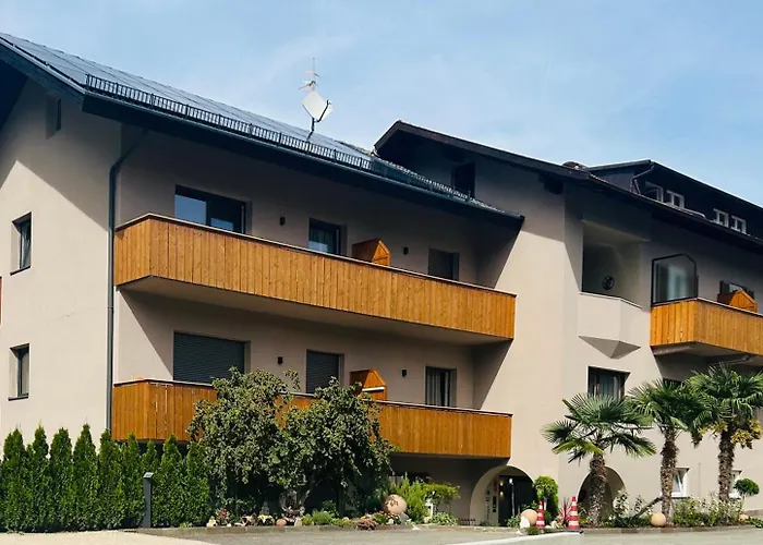 Rosalie Apartments Lana